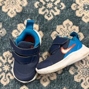Nike Kids Navy and Orange Sneakers